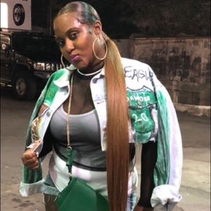 Meet your Posher, Deborah